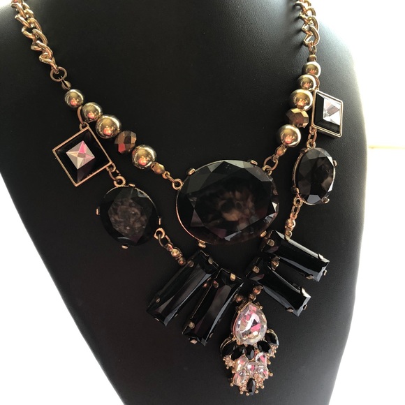 Vintage Vibe Statement Necklace! - Picture 2 of 6